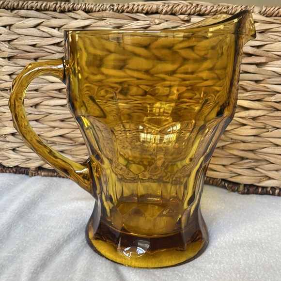 Vintage Depression Glass Amber Gold Water Pitcher 44 ounces or 4 1/2 cups - Picture 4 of 8